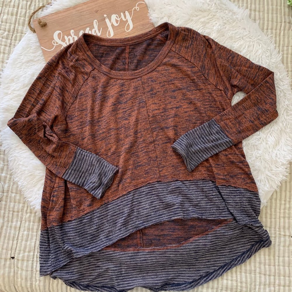 SALE 3/$20☀️ Free People Sweater